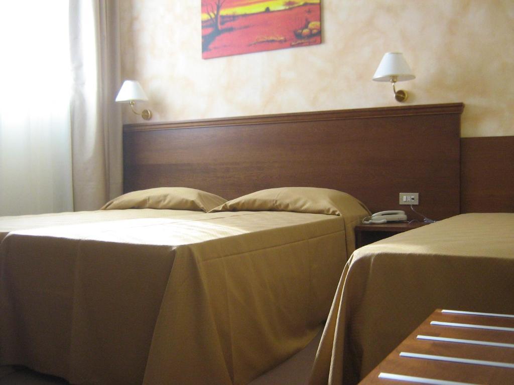 Hostiliae Ciminiera Hotel Ostiglia Rum bild